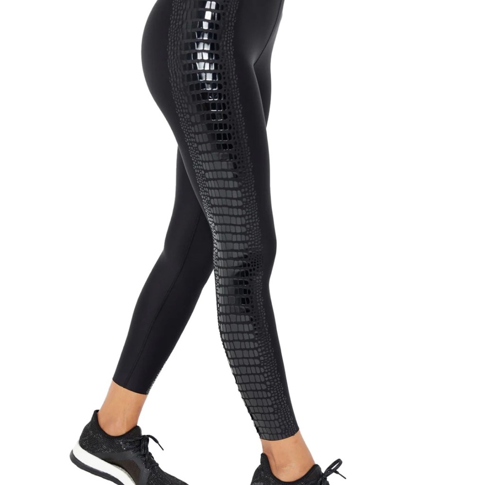 NWT, Ultracor crocodile ultra high leggings, size Small